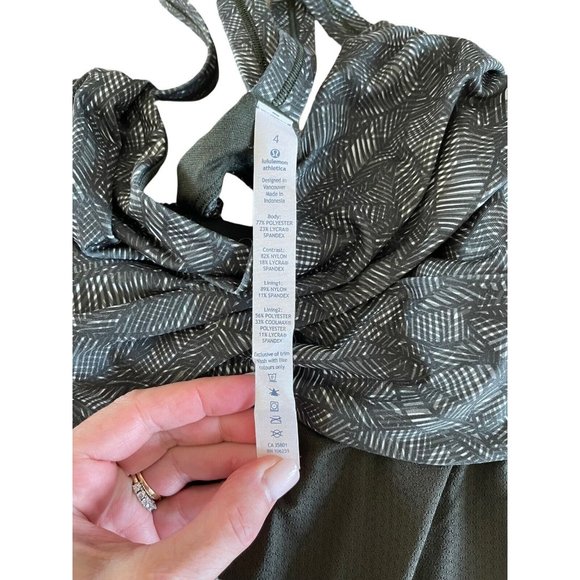 Lululemon‎ Wrap it Up Tank Top Sports Bra Jazzy White Gator  Green Size 4 - Picture 8 of 12